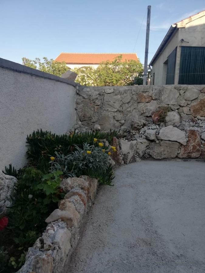Sandra Vir Εξωτερικό φωτογραφία